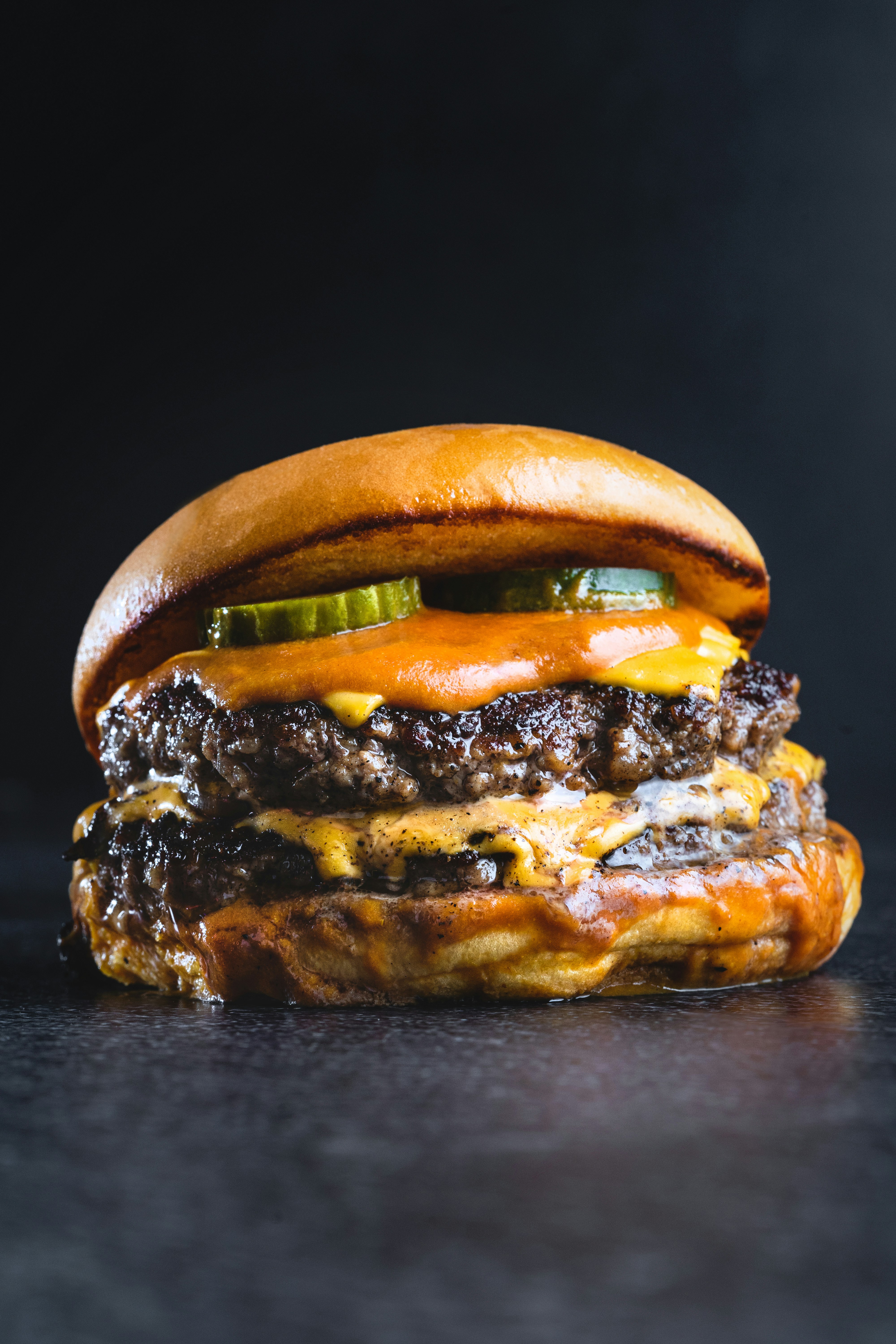 とろけるチーズのビッグマック風バーガー